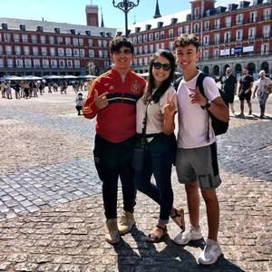 Meet your Posher, Daron